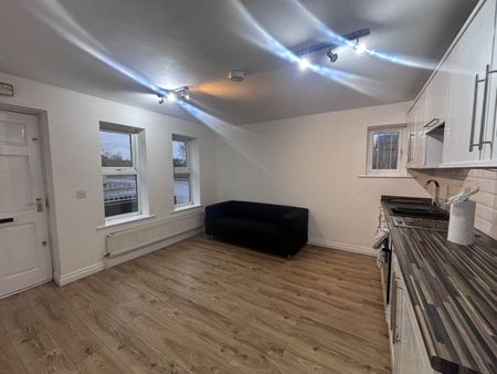 Gilpin Terrace , Armley , Leeds - Photo 2