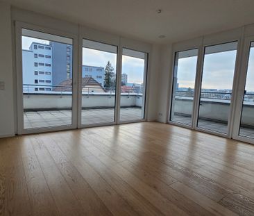 FÜR SENIOREN: 2,5 Zimmer Penthouse Wohnung - barrierefrei mit Aufzu... - Photo 3