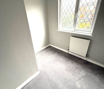 Stunning Refurbished 3 Bed Semi Detached Family Home - Photo 4