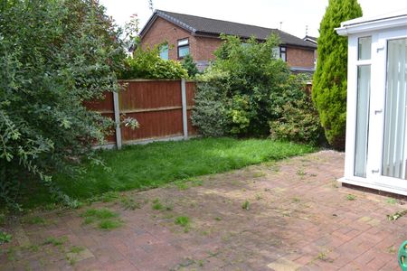 3 Bedroom Semi-Detached House for Rent - Photo 4