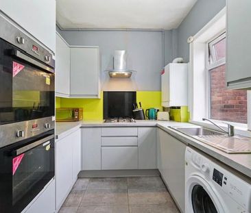 6 bedroom end of terrace house to rent - Photo 3