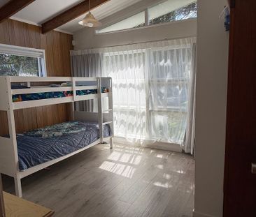 Sunny 2-Bedroom Home with Sea Views - Photo 4