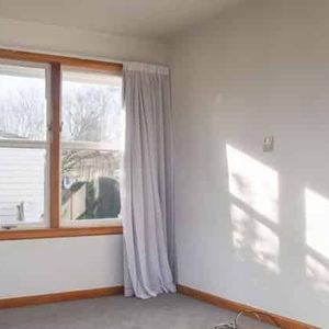 Beauty on Victoria Street - Photo 2