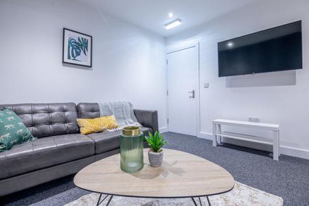 6 bedroom terraced house to rent - Photo 2