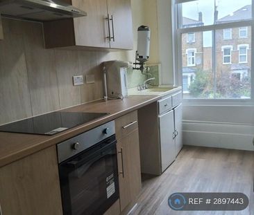 2 bedroom flat to rent - Photo 4