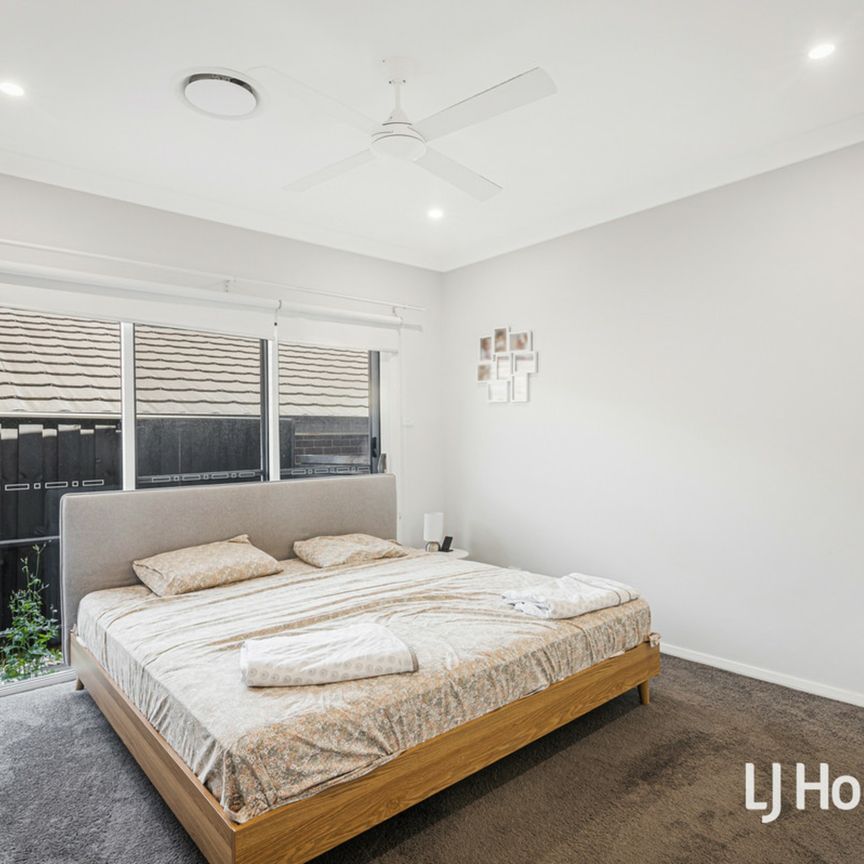 Beautiful 4 Bedroom Home - Prime Location! - Photo 1