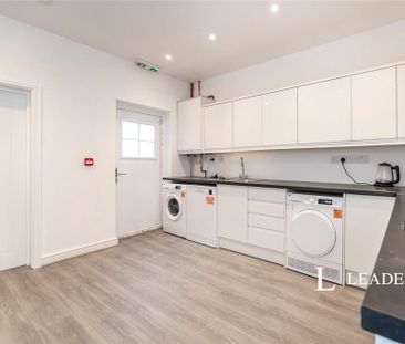 1 bedroom in a house share to rent - Photo 6