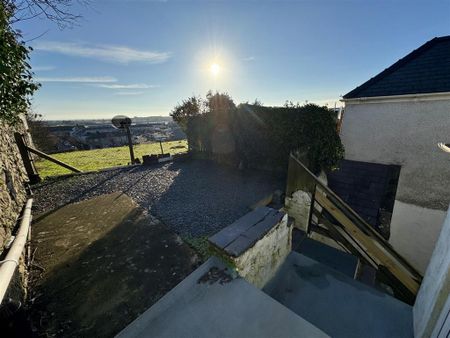 2 bedroom end of terrace house to rent - Photo 4