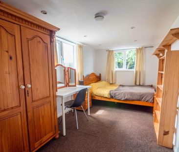 40, Crossways - Photo 3