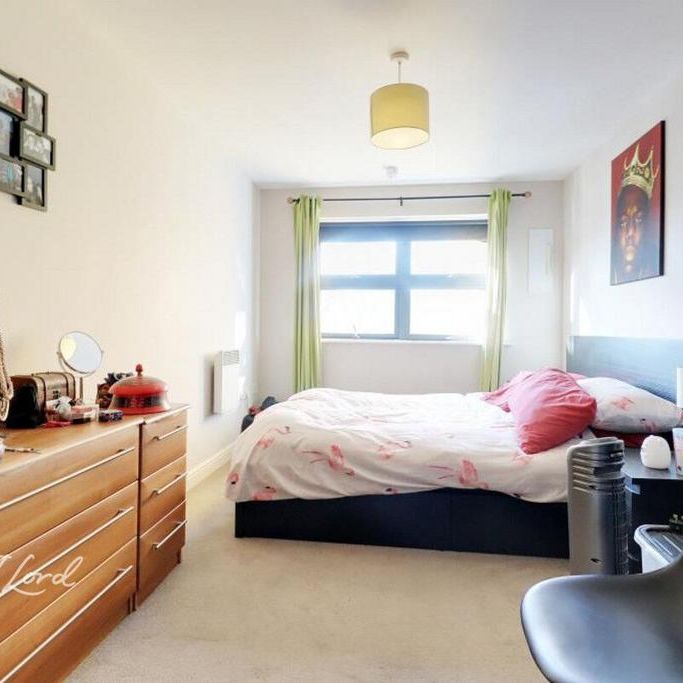 2 bedroom flat to rent - Photo 1