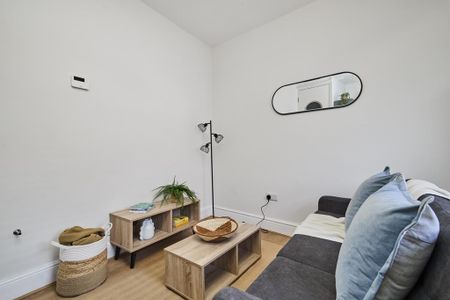 2 bedroom terraced house to rent - Photo 2