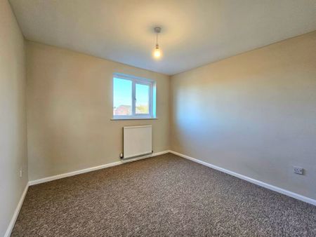 Giles Cox, Gloucester - Photo 4