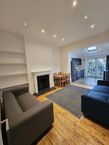 1 Bed Flat, Parkhurst Road, N7 - Photo 2