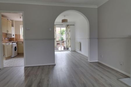 3 bedroom semi-detached house to rent - Photo 4