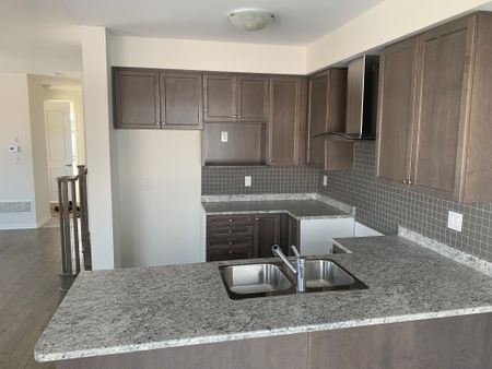 For Lease - 32 Oaktree Drive, Haldimand, Ontario - Photo 3