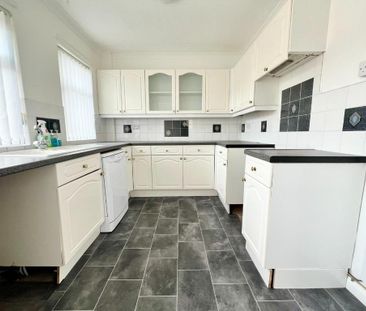 2 bedroom semi-detached house to rent - Photo 5