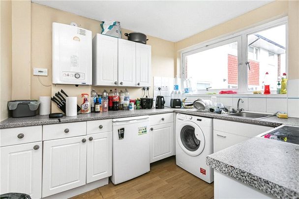 Guildford Park Avenue, Guildford, Surrey, GU2 7NN - Photo 1