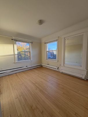 341 Elgin Street - B - Photo 1