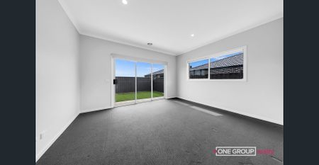 Beautiful Family Living in Prime Kalkallo Location - Photo 4