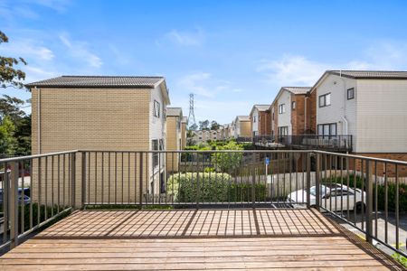 3 bedroom town house in Te Atatu - Photo 3