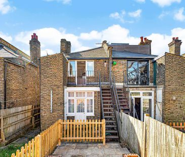 3 bedroom flat to rent - Photo 5