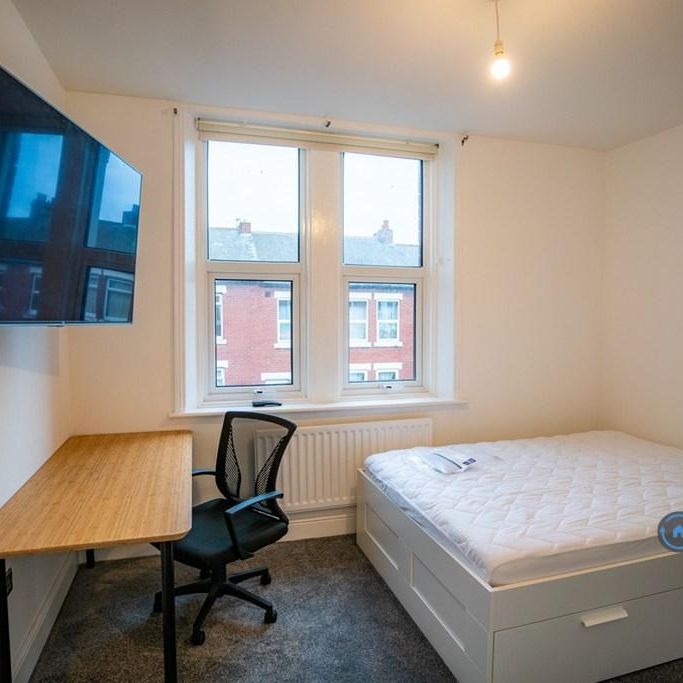 1 bedroom in a flat share to rent - Photo 1