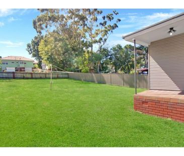 9 London Drive, West Wollongong, NSW 2500 - Photo 4