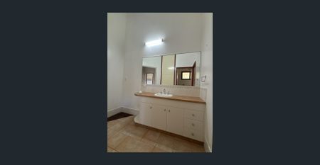 160 Rowan Street, Manilla - Photo 4