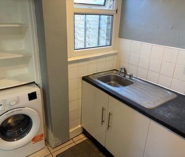 4 Bedroom House To Let - Photo 4