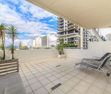 Rare SUB penthouse 3 bedrooms 3 bathrooms 2 carparks 360 degree view pet friendly aparment - Photo 1