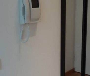Appartement te huur in Brussel voor € 975 met 1 slaapkamer - Photo 3