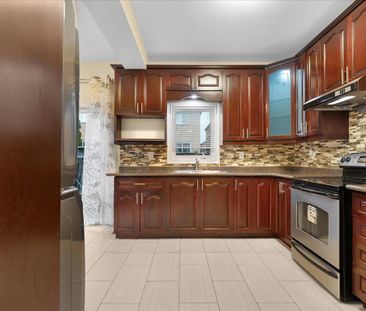 For Lease - 6581 Song Bird Crescent Unit# (Upper), Mississauga, Ont... - Photo 3