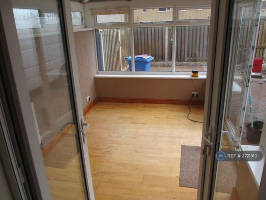 3 bedroom terraced house to rent - Photo 1