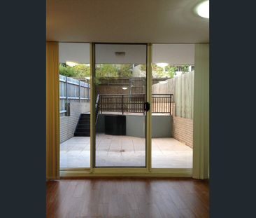 Spacious Two Bedroom Apartment For Rent - Don't Miss Out!!! - Photo 4