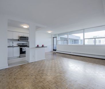 North Shore Towers - Photo 4