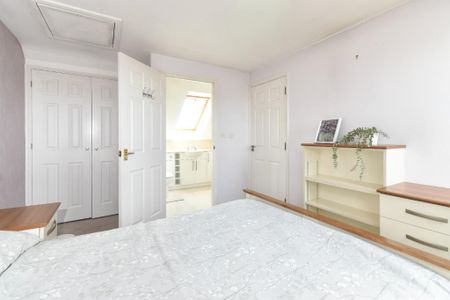 3 bedroom semi-detached house to rent - Photo 5