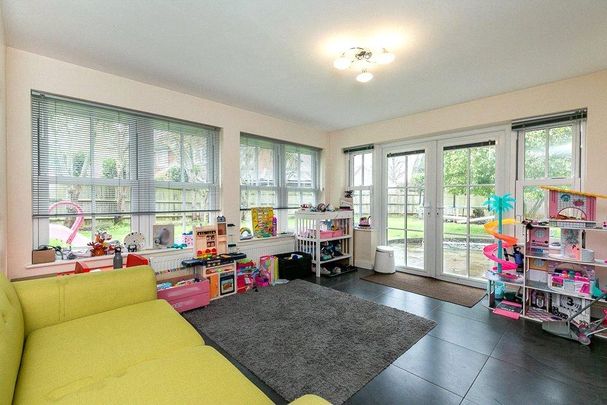 6 bedroom detached house to rent - Photo 1