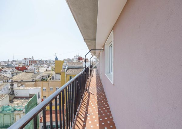 Excellent 3 Bedroom apartment for rent in El Carmen, Valencia