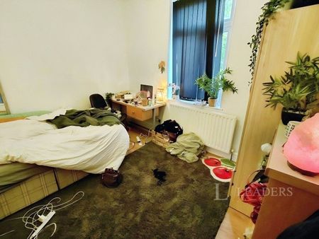 5 bedroom house to rent Ladybarn Road, M14 - Photo 3