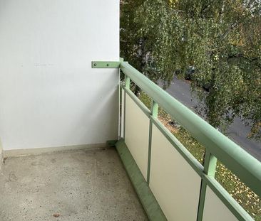 Be quick: Small 2-room apartment with balcony!!! - Foto 1