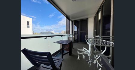 Fully Furnished 2-Bedroom Apartment - Photo 2