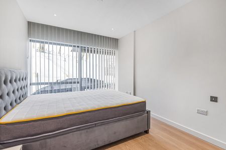 Available from 13/06/2026 - 2 Bed Apartment, Furnished - Photo 3