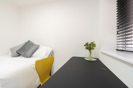 1 bedroom in a house share to rent - Photo 5