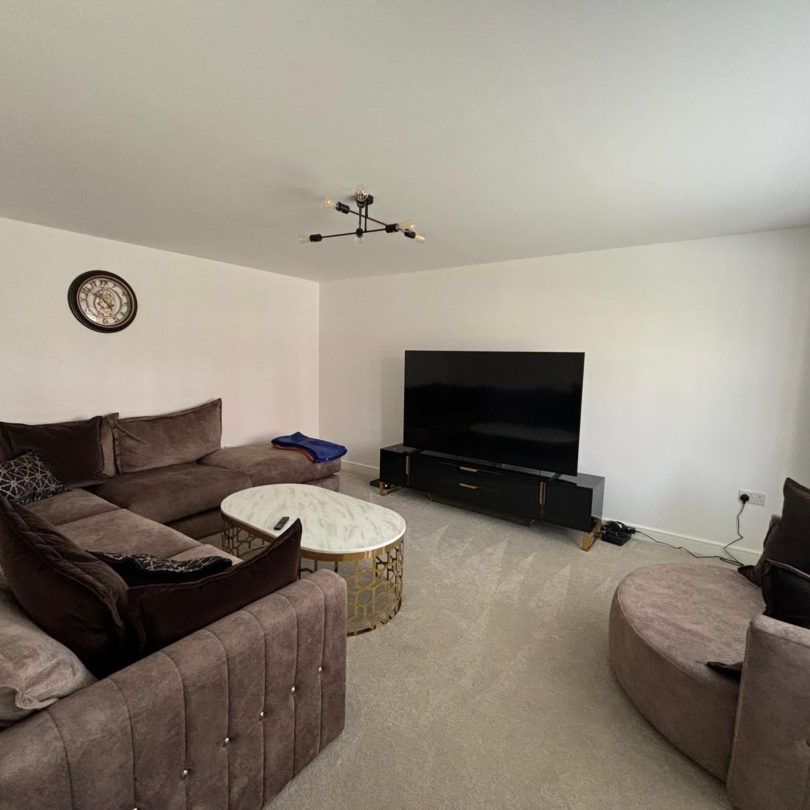 To Let: Honeysuckle Close, Billingham, TS22 5UD - Photo 1