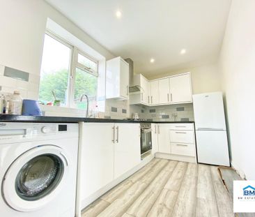 2 bedroom end of terrace house to rent - Photo 2