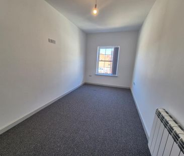 2 bedroom end of terrace house to rent - Photo 4