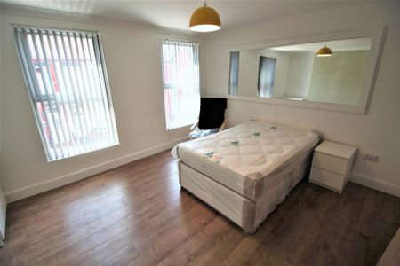 6 bedroom flat to rent - Photo 4