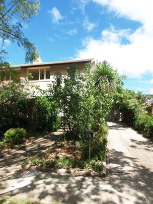 Quiet Campbell Three Bedroom Duplex - Photo 1