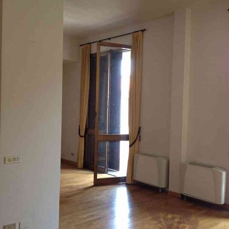 Четырёхкомнатная квартира в Монтебелло - Photo 1