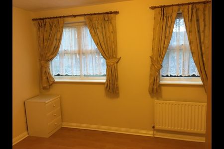 2 Bed Flat, Charles Street, CR0 - Photo 4